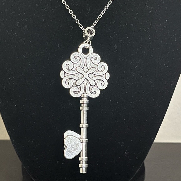 Evil Eye Key Shaped Pendant Necklace - Picture 3 of 4